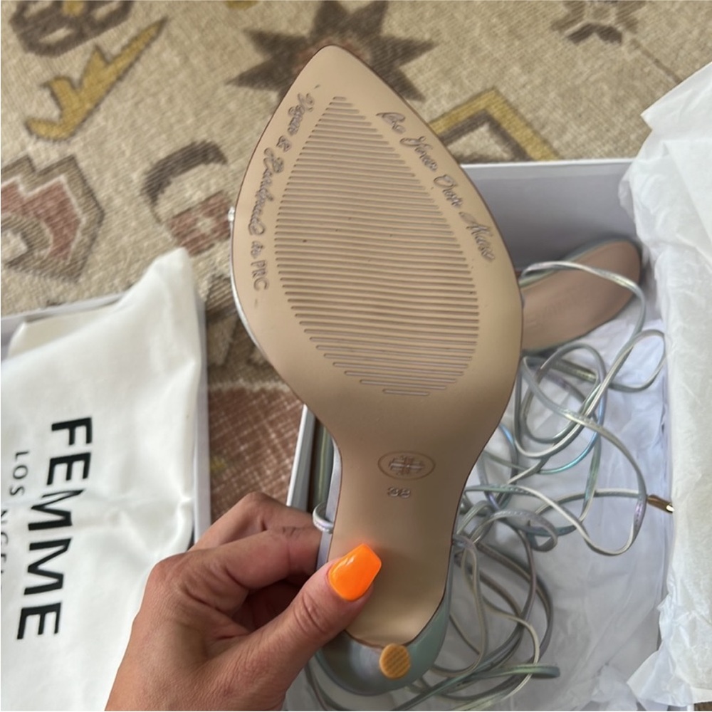 LA FEMME - Picture 2 of 4